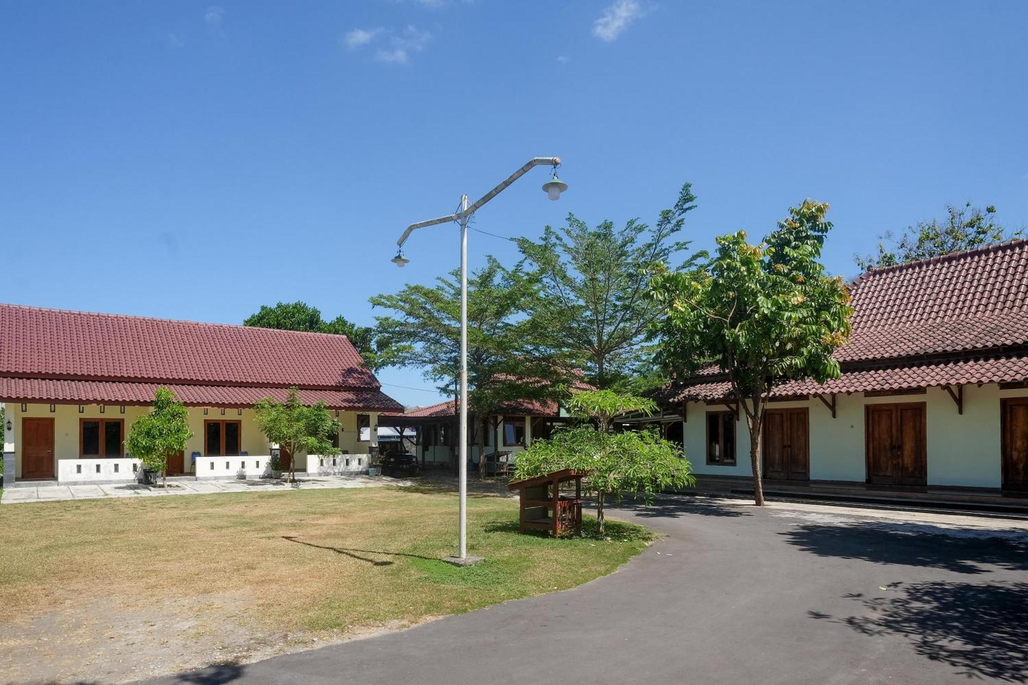 Reddoorz Syariah Near Alun Alun Wonosari Exterior foto